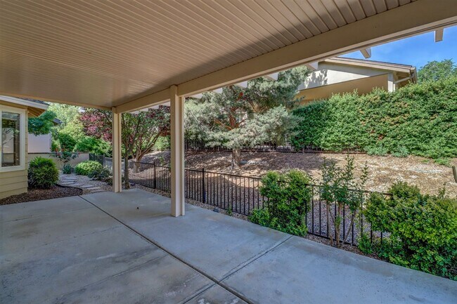 Building Photo - Rent this beautiful 2 Bedroom 2 Bath in The Cottages at Prescott Lakes!