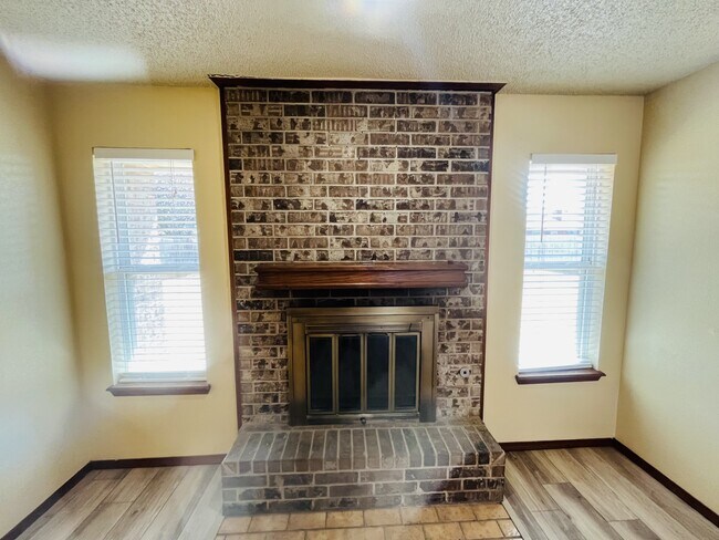 Building Photo - 2912 SW 125th St
