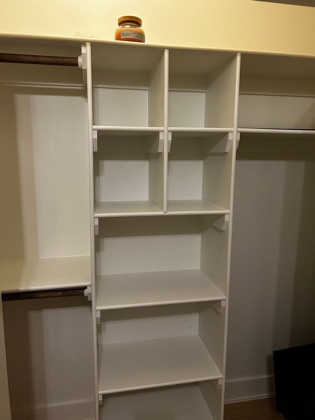 Building Photo - UNFURNISHED Beautiful Large Home Available Now on North Walnut in Fayetteville !!