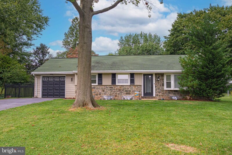 Primary Photo - 41 Roosevelt Blvd