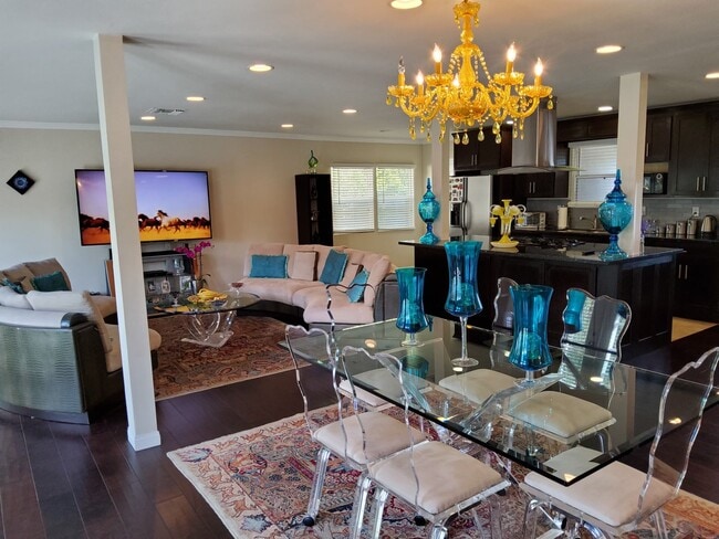 Building Photo - 6441 Baird Ave