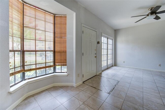 Building Photo - 2121 El Paseo St