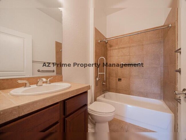 Building Photo - 2989 N 44th St