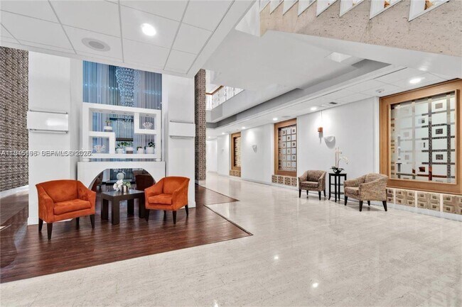 Building Photo - 2899 Collins Ave