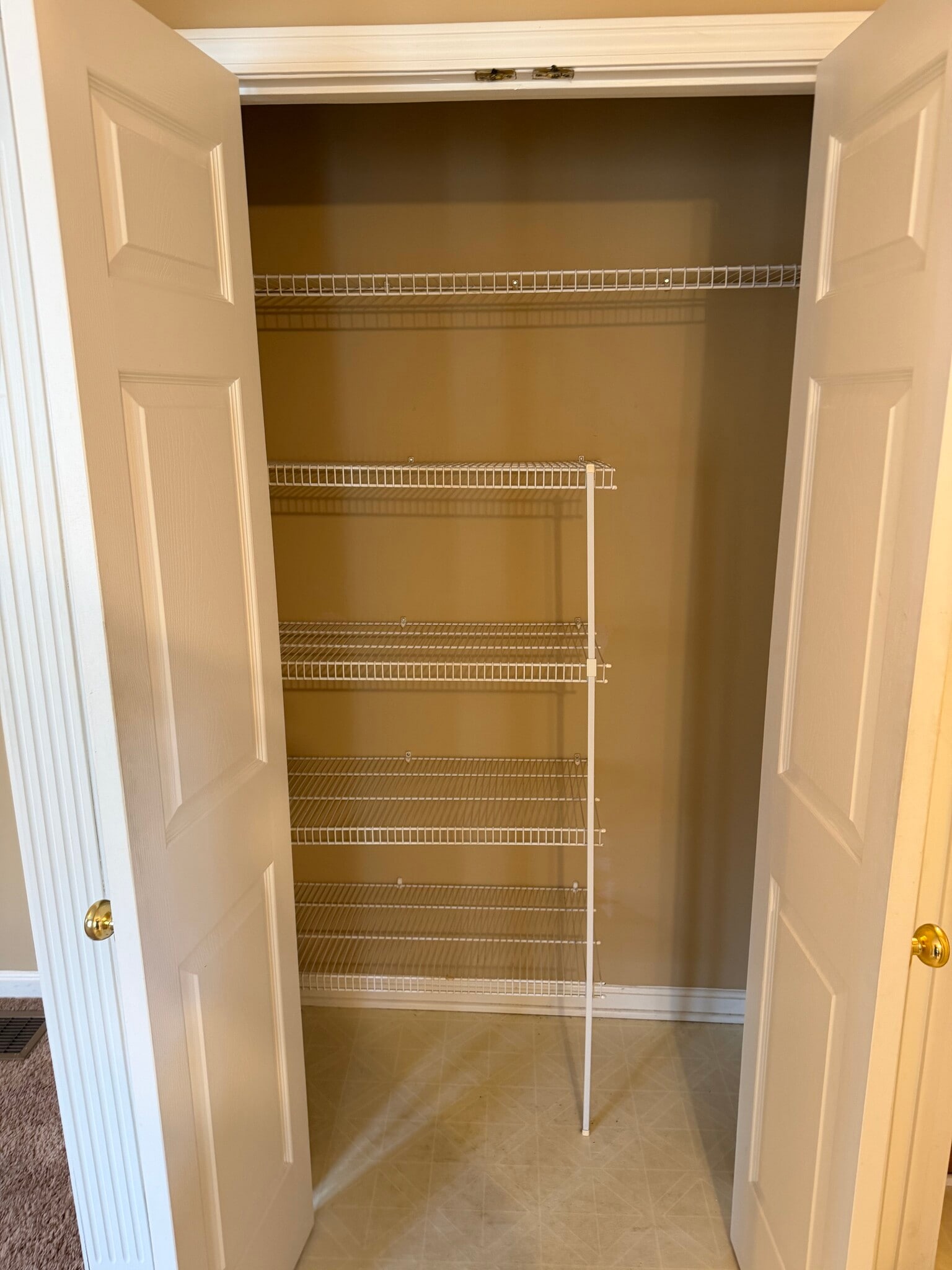 Building Photo - 318 W Kenwood Way