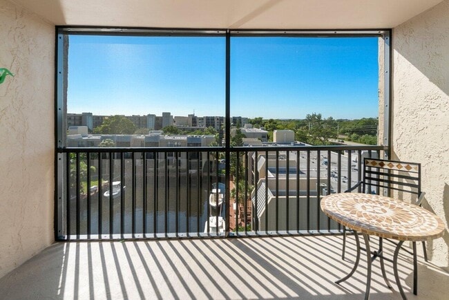 Building Photo - 9 Royal Palm Way