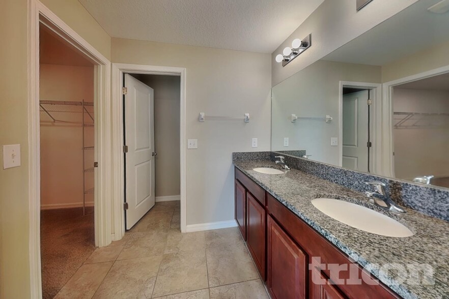 Building Photo - 10410 Fairy Moss Ln