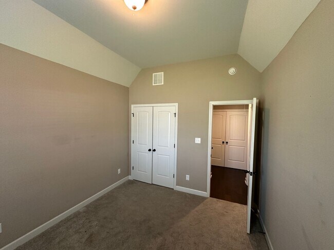 Building Photo - AVAILABLE NOW IN SOUTHAVEN! Spacious 4BR Home with Bonus Room & Fenced Yard