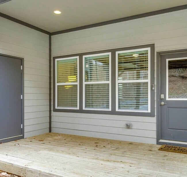 Building Photo - 567 Tulip Grove Rd
