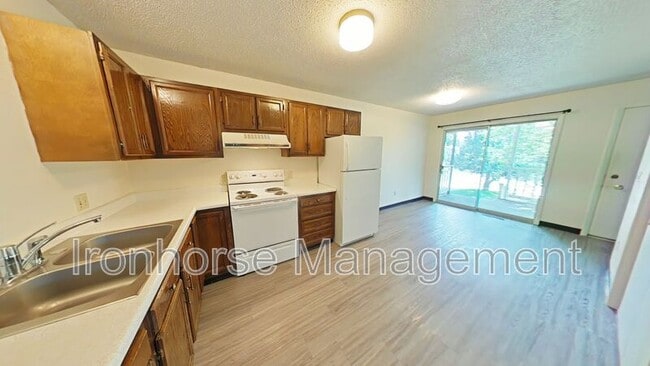 Building Photo - 411 N 16th Ave