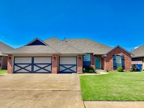 Building Photo - Gorgeous 4 Bed 2 Bath In Edmond