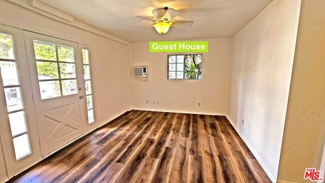 Building Photo - 132 S La Peer Dr