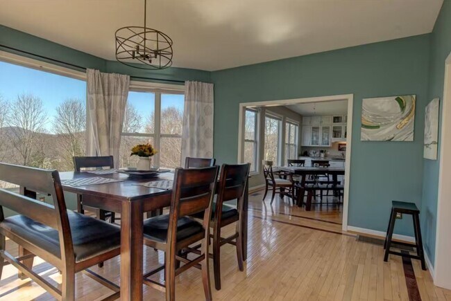 Building Photo - East AVL - Mountain Views and Space Galore!