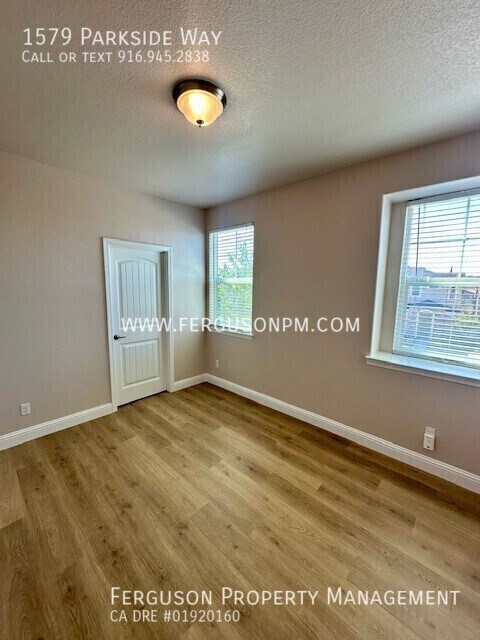 Building Photo - 1579 Parkside Way