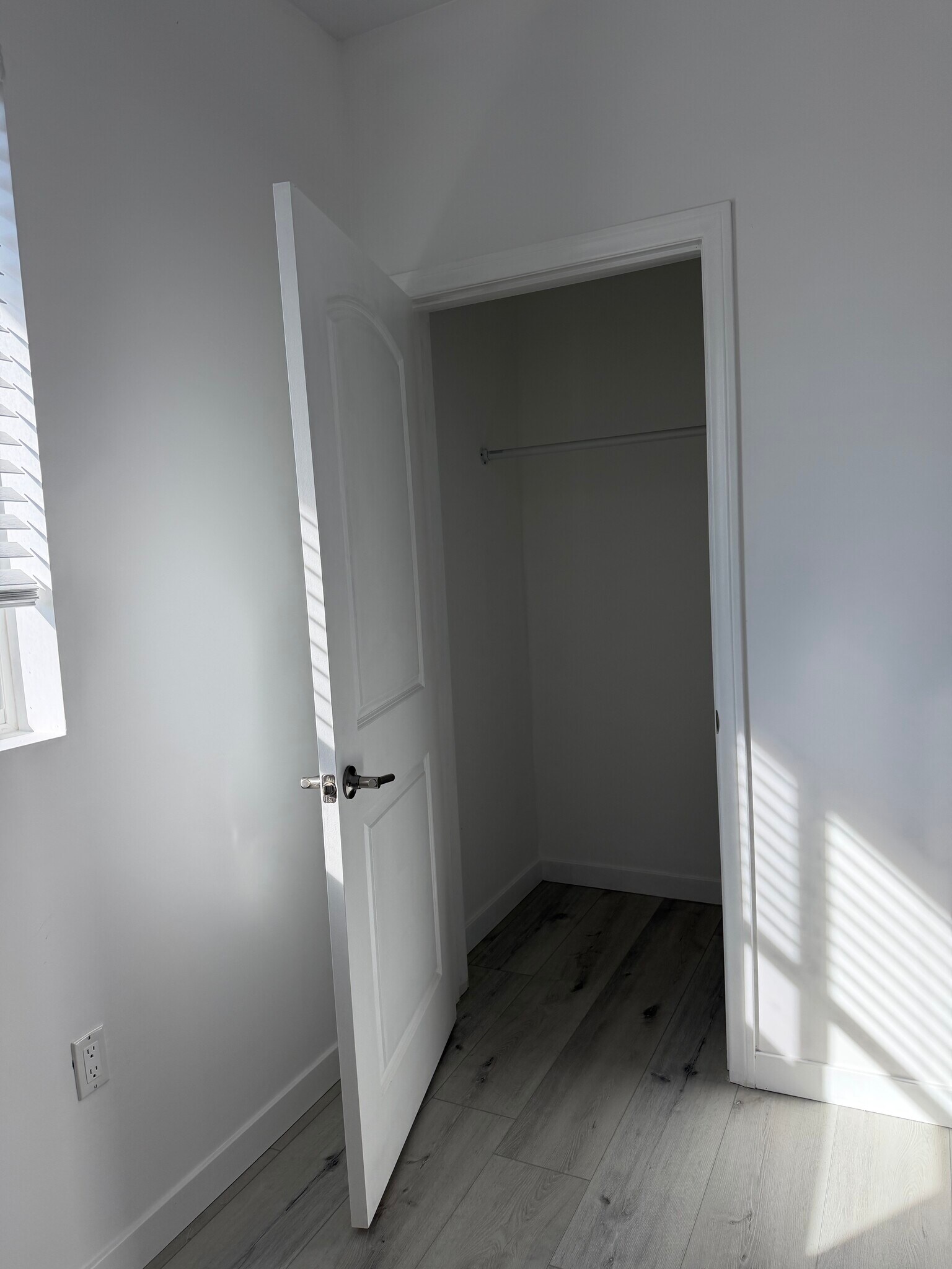 Building Photo - 11616 Balboa Blvd