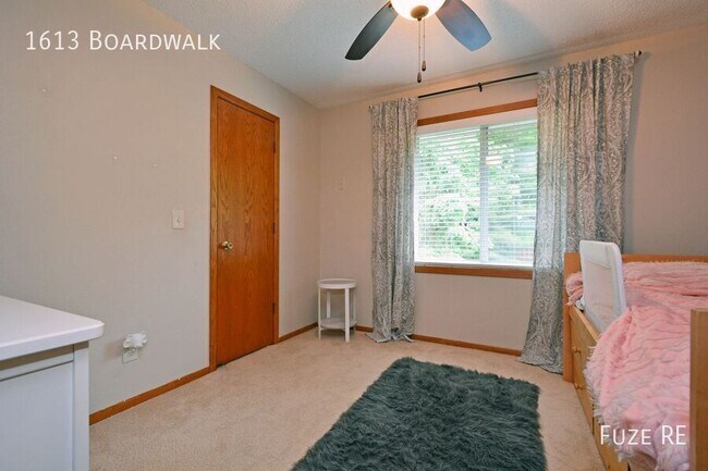 Building Photo - 1613 Boardwalk-