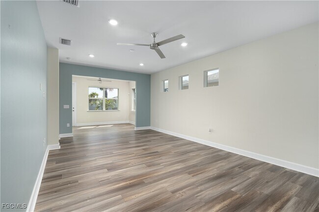 Building Photo - 42186 Edgewater Dr