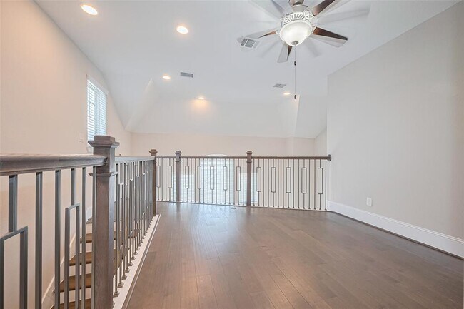 Building Photo - 11007 Acorn Falls Dr