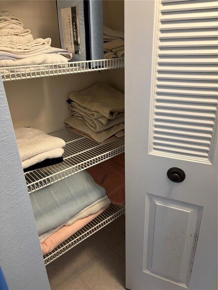 Building Photo - 750 Avenida Estancias