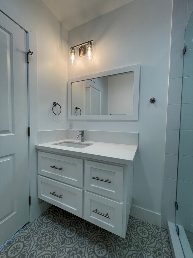 Building Photo - 14402 S Cookacre St