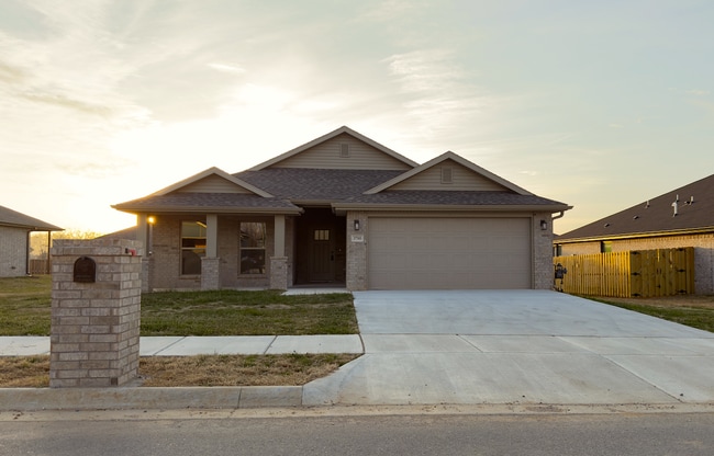 Building Photo - 3700 N Wiley Dr