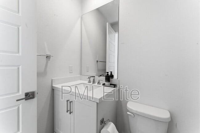 Building Photo - 28657 Windbreak Tr