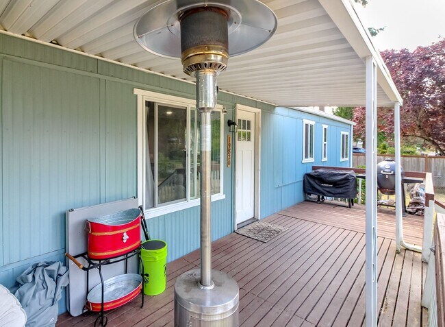 Building Photo - Updated 2 bedroom manufactured home on large corner lot