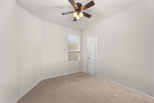 Building Photo - 4727 Prairie Chase Dr
