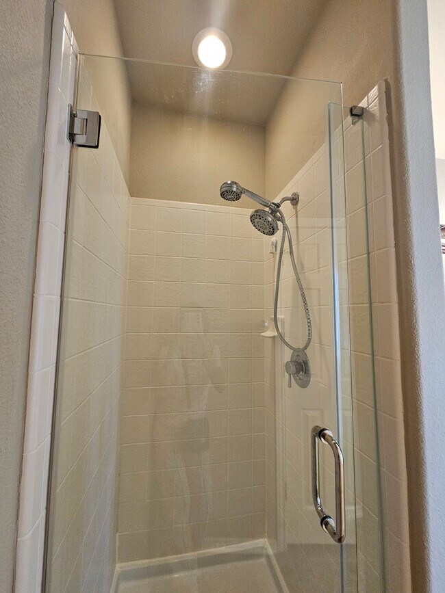 Building Photo - 112 Rustic Tr