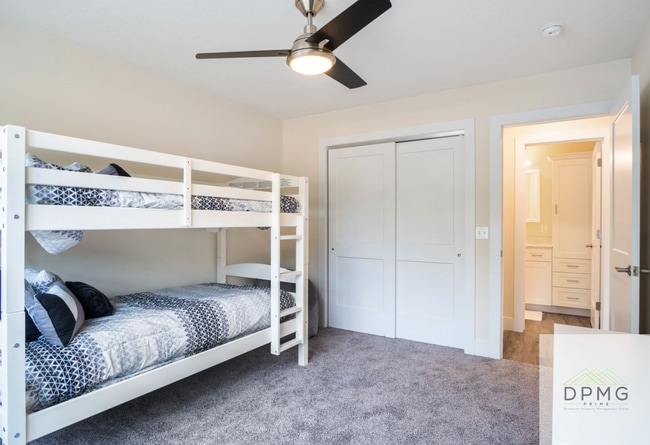 Building Photo - 414 Haven St