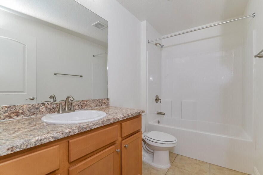 Building Photo - 905 Chestnut Dr