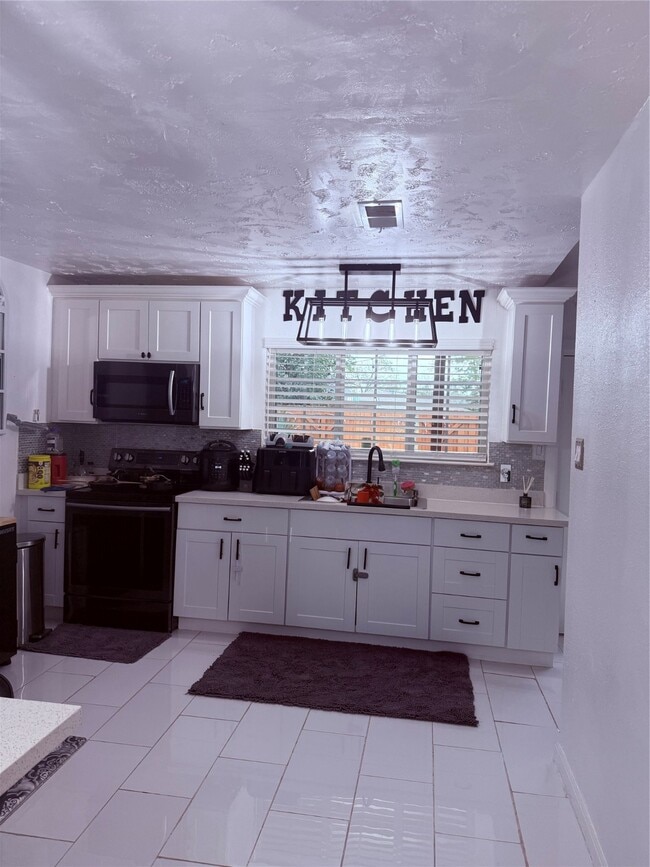 Building Photo - 4622 Fitzwater Dr