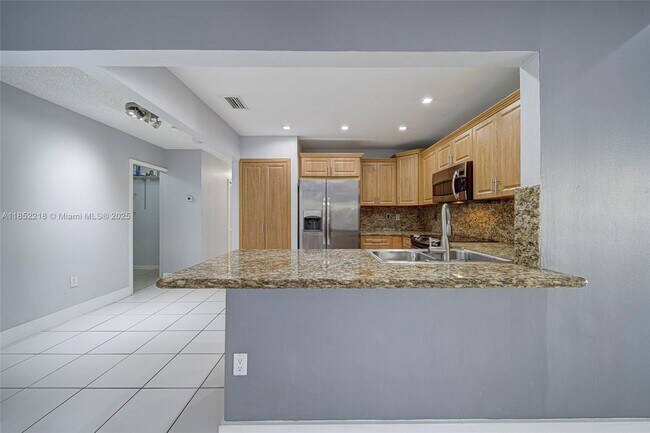 Building Photo - 621 SW 99th Pl