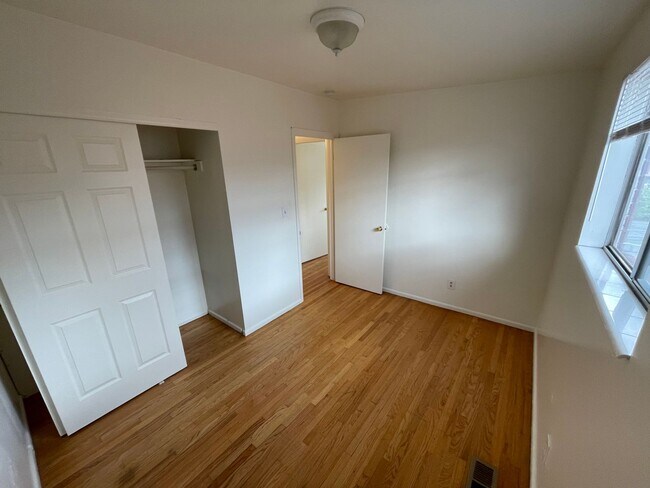 Building Photo - 1824 S 1100 E