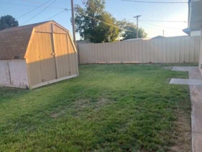 Building Photo - Nice Three Bedroom, 2 Bath home for rent.