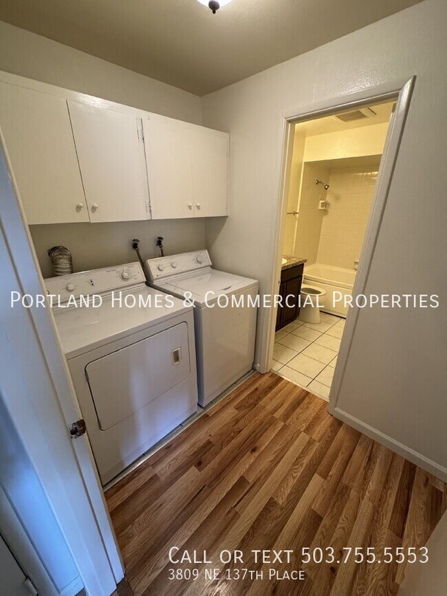 Building Photo - 3809 NE 137th Pl