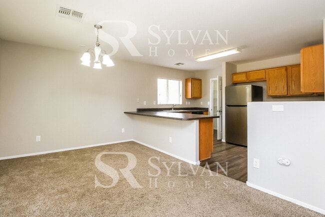 Building Photo - This lovely home is waiting for you!