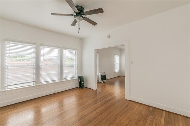 Building Photo - 3762 W 7th St
