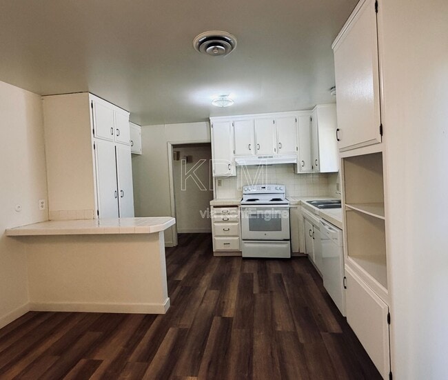 Building Photo - 8446 N El Dorado St