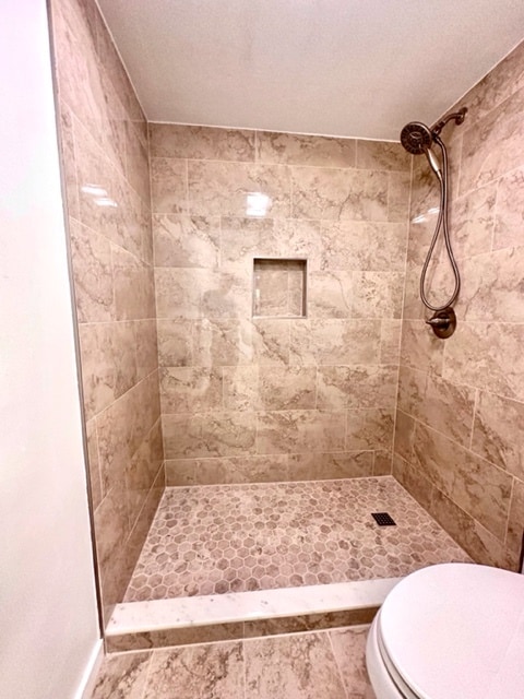 Master shower - 25 Ivy Sq NE