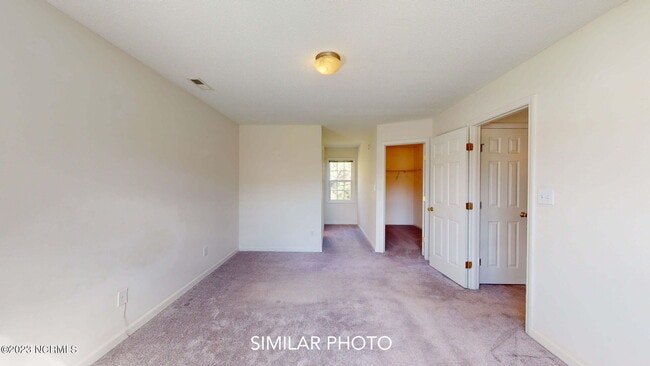 Building Photo - 104 E Coopers Ct