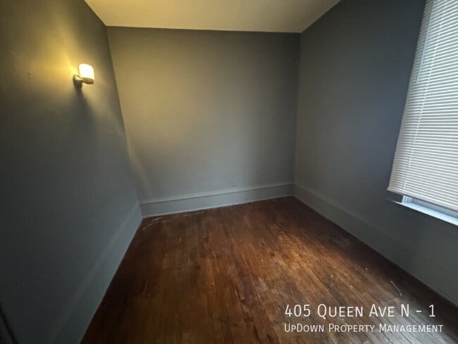 Building Photo - 405 N Queen Ave