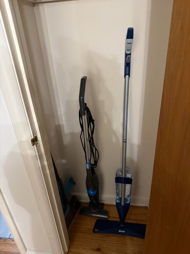 Building Photo - Manito House