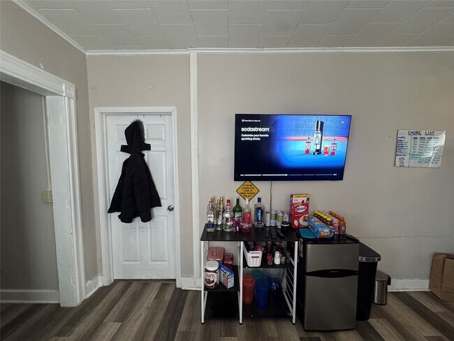 Building Photo - 44 Leroy St