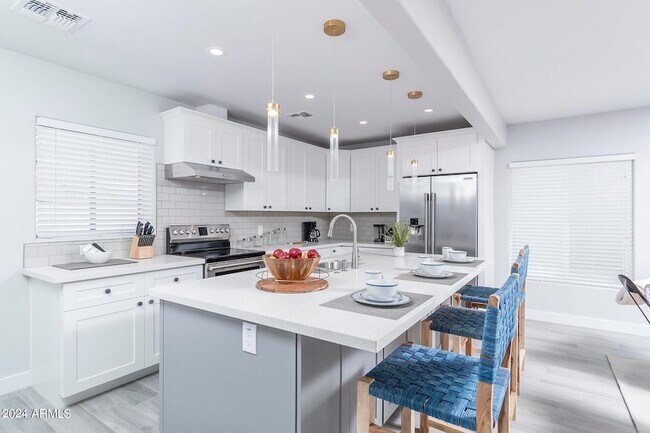 Building Photo - 7520 E McKnight Ave