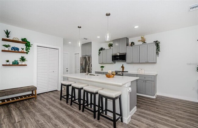 Building Photo - 1954 Freedom Dr