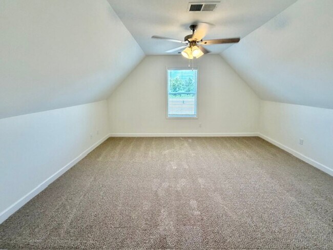 Building Photo - 135 Summer Rose Ln
