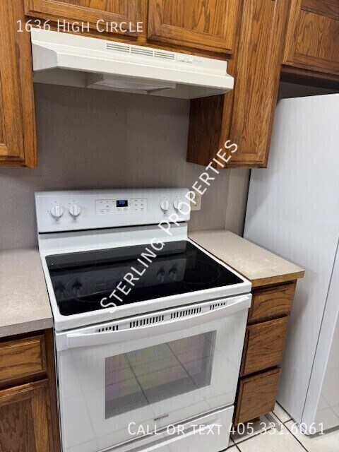 Building Photo - 1636 High Cir