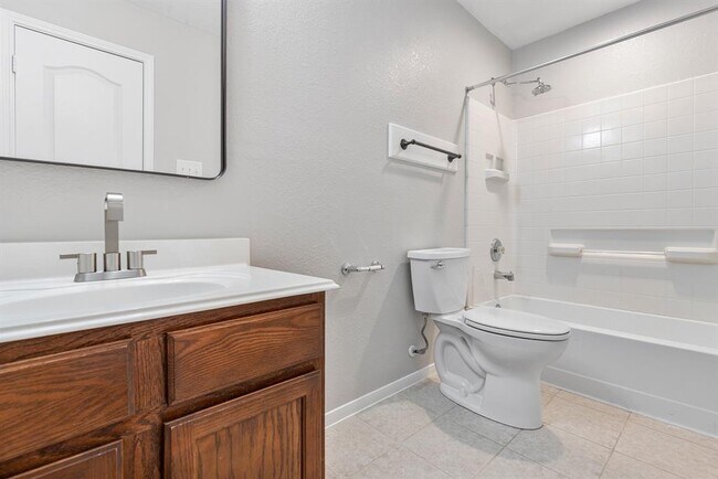 Building Photo - 2721 Sandberry Dr