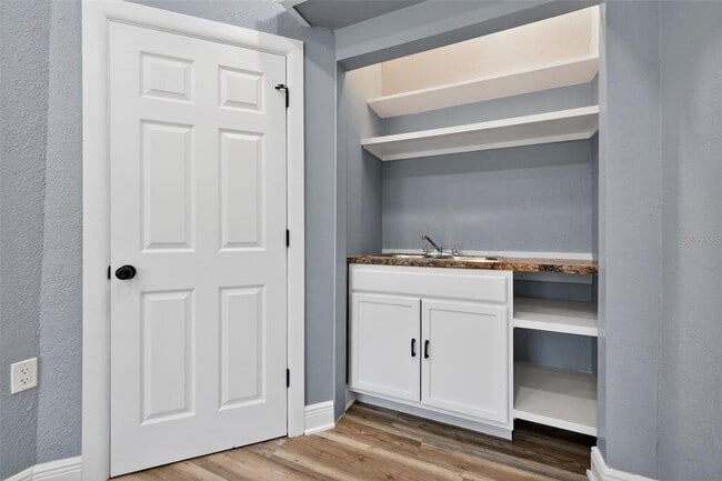 Building Photo - 2835 W Shelton Ave